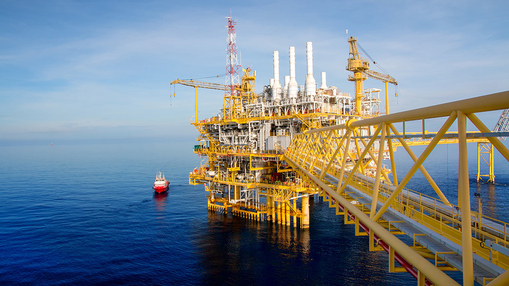 Offshore construction platform for production oil and gas
